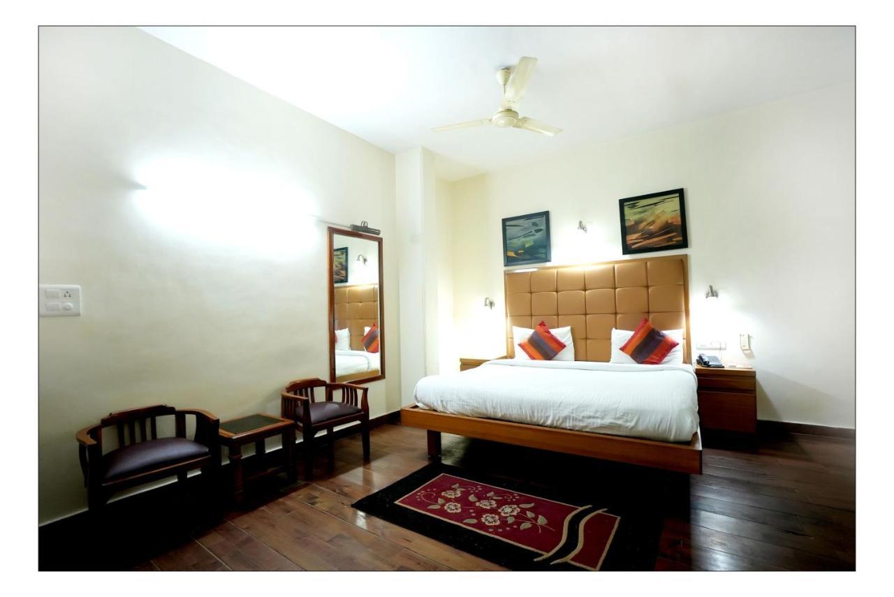 Hotel Oscar - Hauz Khas Ню Делхи Екстериор снимка