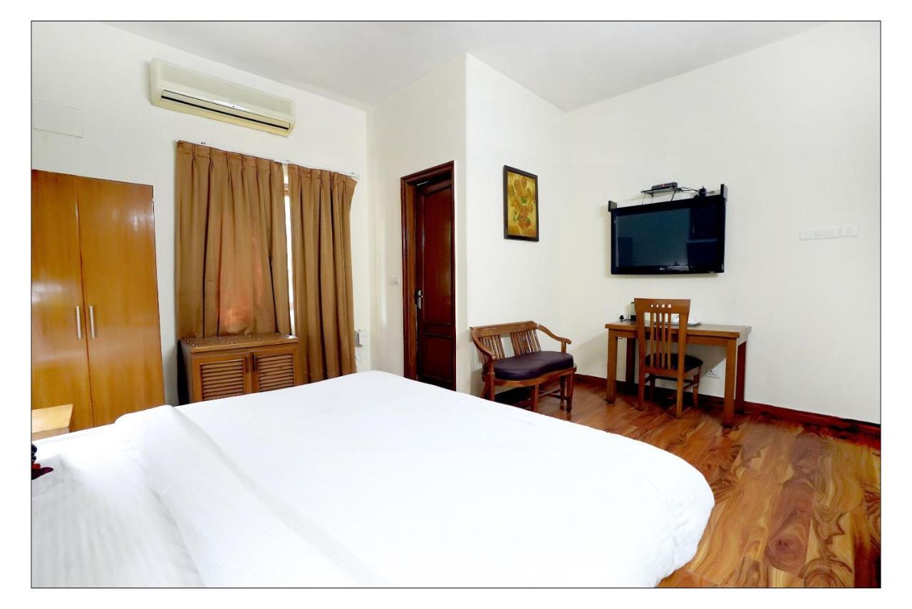 Hotel Oscar - Hauz Khas Ню Делхи Екстериор снимка