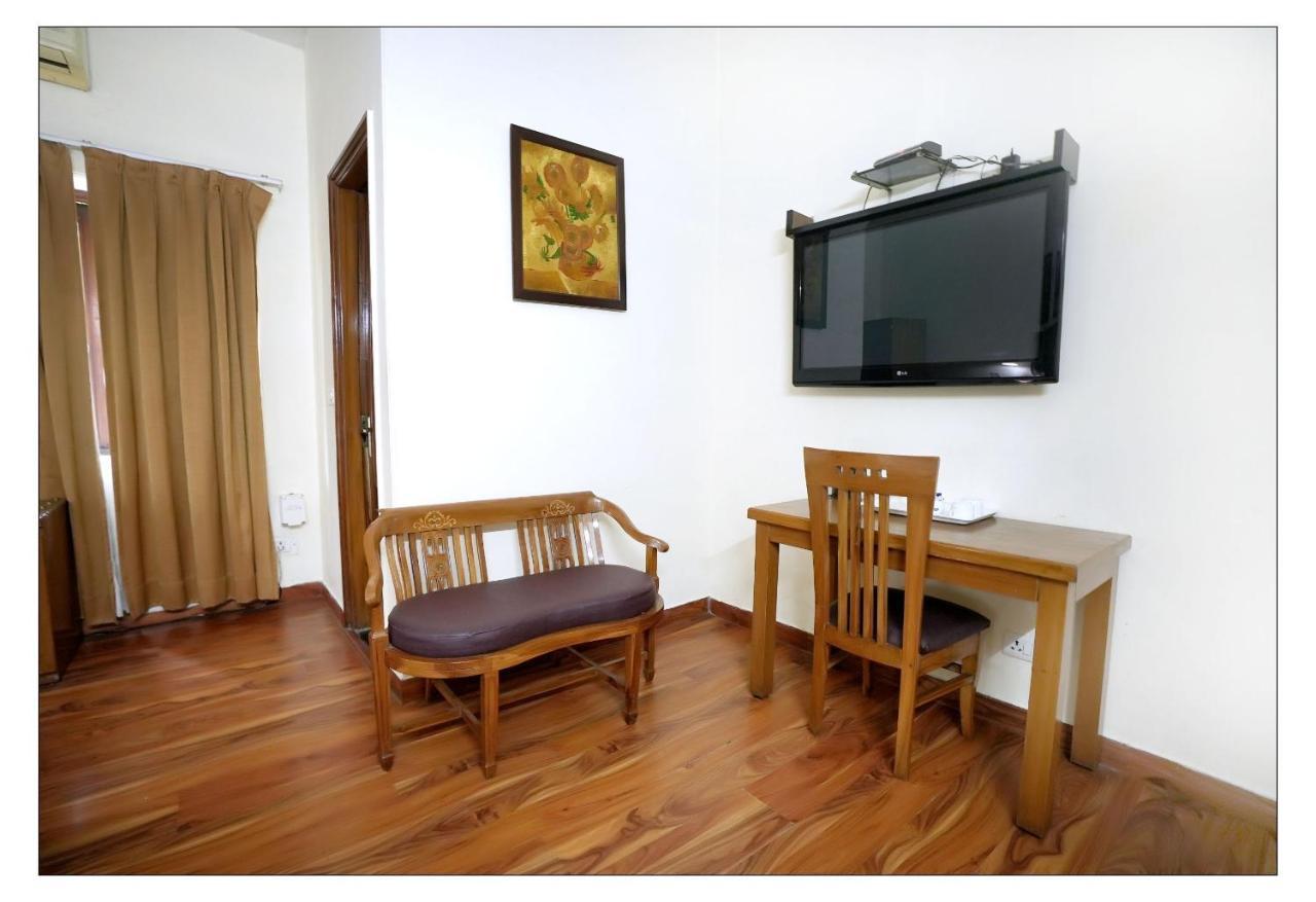 Hotel Oscar - Hauz Khas Ню Делхи Екстериор снимка