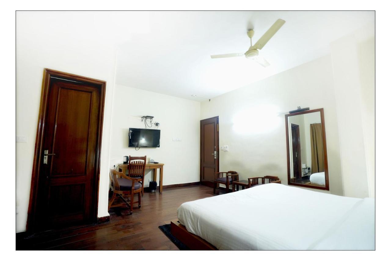 Hotel Oscar - Hauz Khas Ню Делхи Екстериор снимка